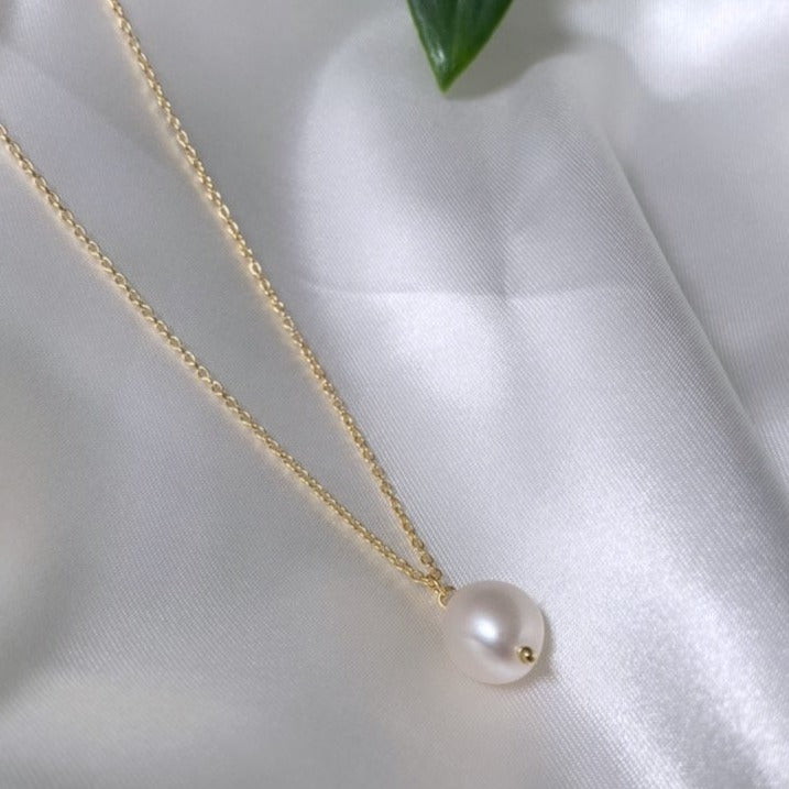 pearl gold necklace